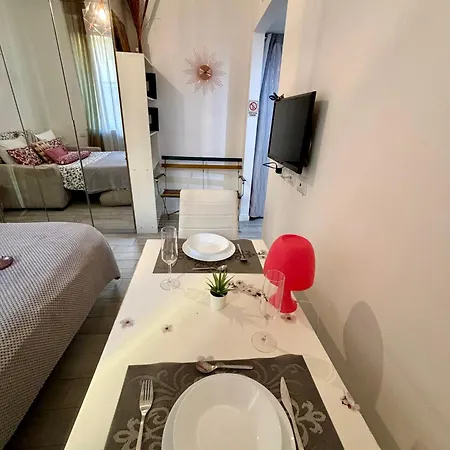 Joy House -central Near Metro Arco Della Pace Brera-entire Perfect For Work & Play, Nightlife With Ac & Fast Wifi Welcome To The Cool Joy House! * Milano