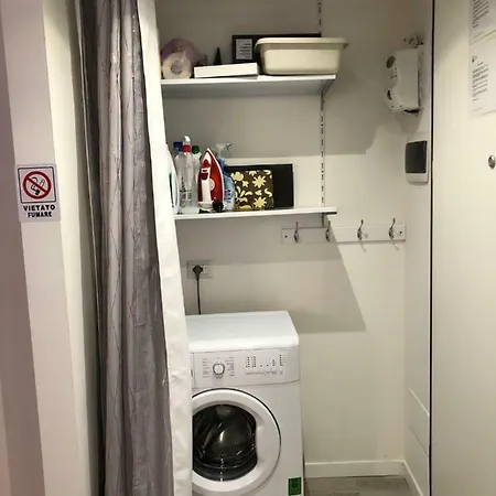 Joy House -central Near Metro Arco Della Pace Brera-entire Perfect For Work & Play, Nightlife With Ac & Fast Wifi Welcome To The Cool Joy House! アパート