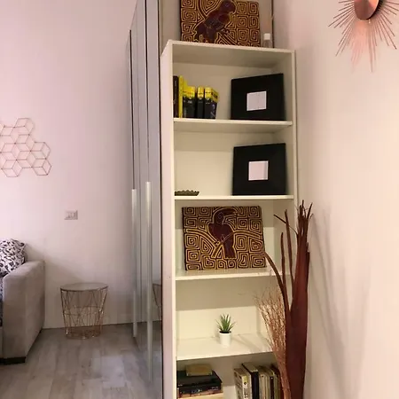 Joy House -central Near Metro Arco Della Pace Brera-entire Perfect For Work & Play, Nightlife With Ac & Fast Wifi Welcome To The Cool Joy House! アパート