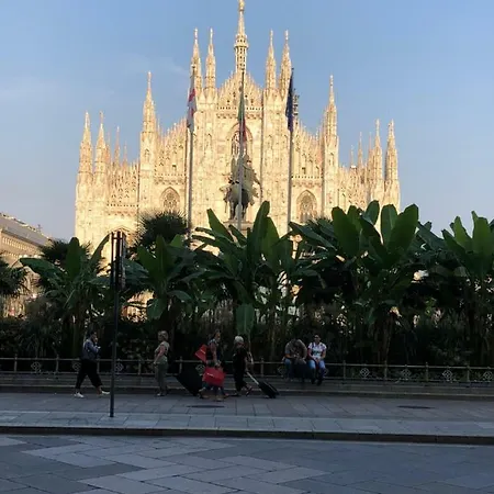 Joy House -central Near Metro Arco Della Pace Brera-entire Perfect For Work & Play, Nightlife With Ac & Fast Wifi Welcome To The Cool Joy House!