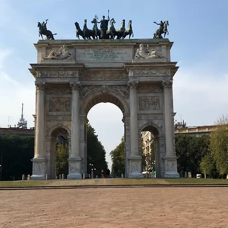 Joy House -central Near Metro Arco Della Pace Brera-entire Perfect For Work & Play, Nightlife With Ac & Fast Wifi Welcome To The Cool Joy House! Lägenhet